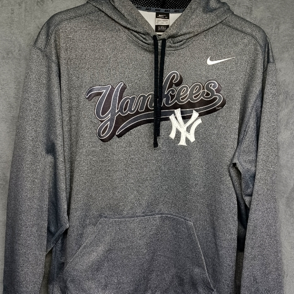 🔥NWOT Nike Therma-fit NY Yankees Embroidered logos Size 2XL Never worn